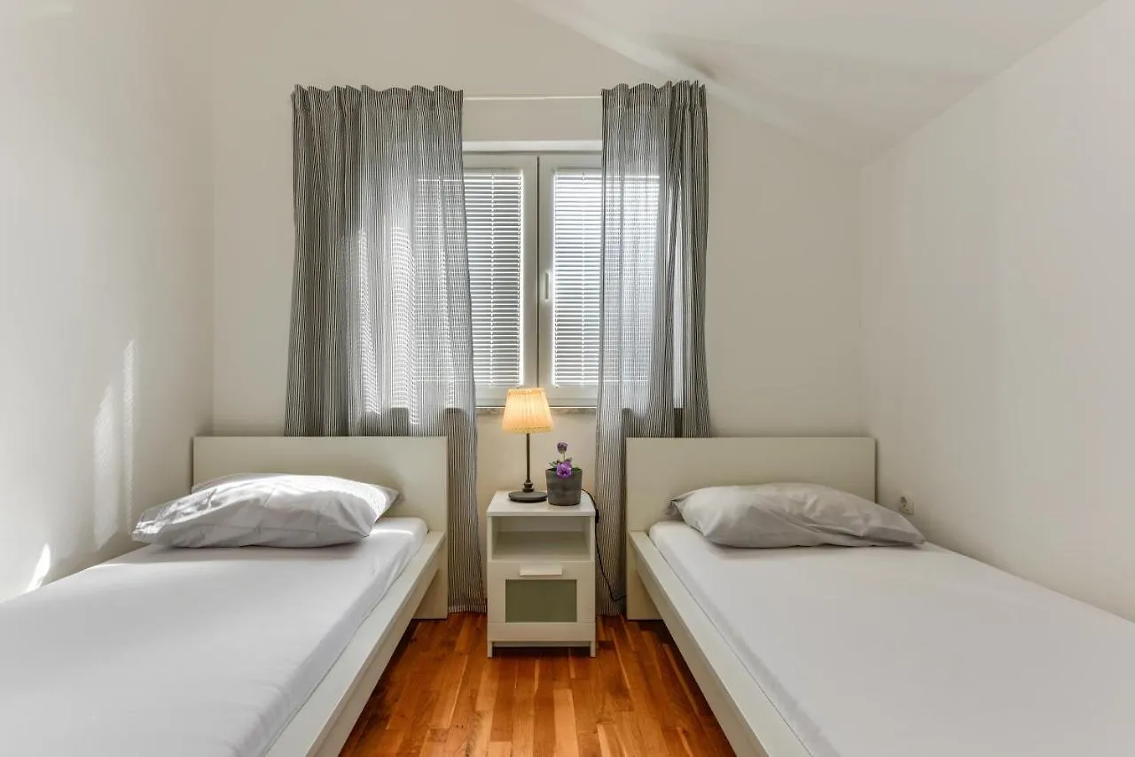 Zara 2 Apartment Krusevo